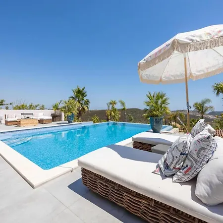 Villa Luxurious For 2 In